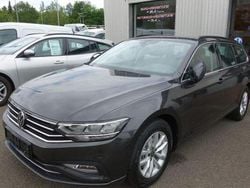 Grau Gebraucht 2021 VW Passat Business Kombi | 20.380 € (Guter Preis)
