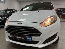 Weiß Gebraucht 2015 Ford Fiesta Trend Kleinwagen | 6.990 € (Etwas zu teuer)