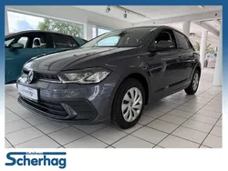 Grau (rauchgrau metallic) Gebraucht 2024 VW Polo Life Limousine | 21.770 € (Fairer Preis)