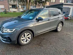 Grau Gebraucht 2021 VW Tiguan Elegance SUV | 26.000 € (Guter Preis)