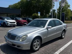 Silber Gebraucht 2004 Mercedes E200 Limousine | 3.950 € (Fairer Preis)