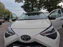 Weiß Gebraucht 2020 Toyota Aygo Business Edition Kleinwagen | 9.300 € (Fairer Preis)