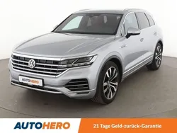 Silber Gebraucht 2018 VW Touareg Atmosphere SUV | 39.150 € (Fairer Preis)