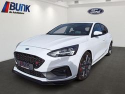 Frostweiß Gebraucht 2021 Ford Focus ST Limousine | 27.680 € (Fairer Preis)