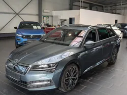 Grau Gebraucht 2020 Skoda Superb LAURIN & KLEMENT Kombi | 21.900 € (Fairer Preis)