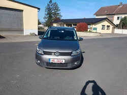 Grau Gebraucht 2011 VW Touran Trendline Van / Kleinbus | 4.650 € (Fairer Preis)
