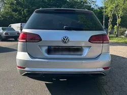 Weiß Gebraucht 2020 VW Golf VII Kombi | 14.500 € (Guter Preis)