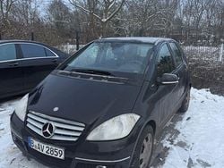 Schwarz Gebraucht 2012 Mercedes A180 Avantgarde Van / Kleinbus | 3.800 € (Superpreis)