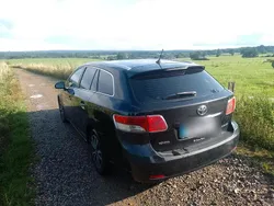 Schwarz Gebraucht 2011 Toyota Avensis Kombi | 2.900 €