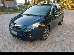 Blau Gebraucht 2011 Opel Zafira Tourer Van / Kleinbus | 5.550 € (Teuer)