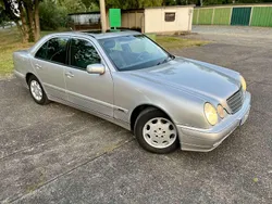 Silber Gebraucht 2001 Mercedes E220 Classic Limousine | 1.600 € (Superpreis)