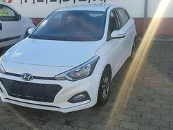 Weiß Gebraucht 2019 Hyundai i20 Select Limousine | 7.700 € (Superpreis)