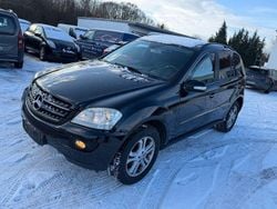 Schwarz Gebraucht 2008 Mercedes ML320 SUV | 7.999 € (Guter Preis)