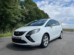 Weiß Gebraucht 2012 Opel Zafira Tourer Edition Van / Kleinbus | 4.999 € (Etwas zu teuer)