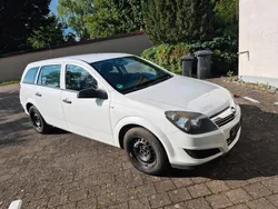 Weiß Gebraucht 2009 Opel Astra Kombi | 3.950 € (Fairer Preis)