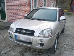 Grau Gebraucht 2007 Hyundai Tucson SUV | 3.900 € (Fairer Preis)