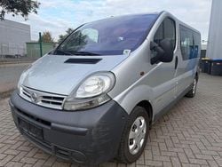 Grau Gebraucht 2004 Nissan Primastar Van / Kleinbus | 4.977 €