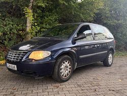 Blau Gebraucht 2006 Chrysler Voyager Van / Kleinbus | 2.899 € (Fairer Preis)