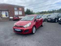 Rot Gebraucht 2012 Kia Rio 2 Limousine | 4.990 € (Guter Preis)