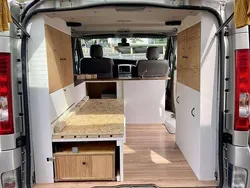 Silber Gebraucht 2008 Renault Trafic Van | 16.000 €