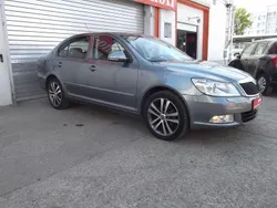 Grau Gebraucht 2012 Skoda Octavia Family Limousine | 9.899 € (Fairer Preis)