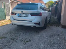 Weiß Gebraucht 2021 BMW 320 Sport Line Kombi | 24.000 € (Guter Preis)