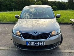 Grau Gebraucht 2017 Skoda Rapid Cool Edition Kombi | 9.000 € (Guter Preis)