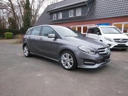 Grau Gebraucht 2016 Mercedes B180 Urban Van / Kleinbus | 12.799 € (Guter Preis)