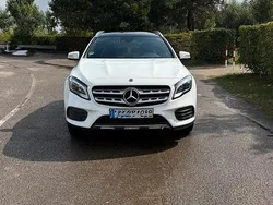 Weiß Gebraucht 2018 Mercedes GLA200 AMG line SUV | 23.500 € (Fairer Preis)
