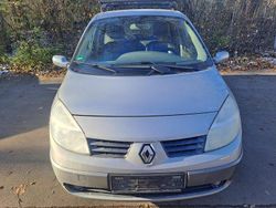 Grau Gebraucht 2005 Renault Mégane II Kleinwagen | 650 €