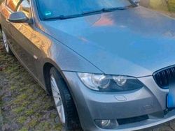 Grau Gebraucht 2007 BMW 330 Coupé | 8.650 € (Guter Preis)