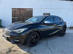 Schwarz Gebraucht 2016 Infiniti Q30 Premium Limousine | 9.990 € (Teuer)