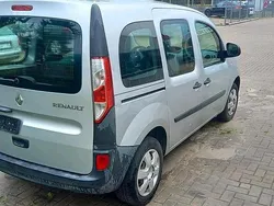 Silber Gebraucht 2013 Renault Kangoo Van / Kleinbus | 5.900 €
