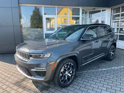 Grau Neu 2024 Jeep Grand Cherokee Summit SUV | 84.450 € (Etwas zu teuer)