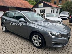 Grau Gebraucht 2016 Volvo V60 Business Edition Kombi | 10.799 € (Guter Preis)
