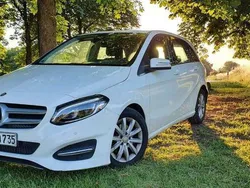 Weiß Gebraucht 2015 Mercedes B180 Van / Kleinbus | 12.500 € (Guter Preis)