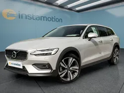 Beige Gebraucht 2021 Volvo V60 CC Kombi | 37.849 € (Etwas zu teuer)