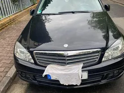 Schwarz Gebraucht 2010 Mercedes 200 Kombi | 2.890 €