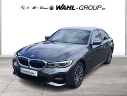 Grau Gebraucht 2022 BMW 330e M Sport Limousine | 36.890 € (Fairer Preis)