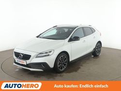 Weiß Gebraucht 2016 Volvo V40 CC Summum Kombi | 17.290 € (Etwas zu teuer)