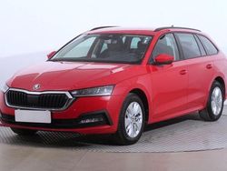 Velvetrot metallic (metallic) Gebraucht 2024 Skoda Octavia Kombi | 25.940 € (Superpreis)