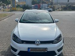 Weiß Gebraucht 2015 VW Golf Limousine | 9.500 € (Fairer Preis)