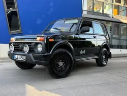 Schwarz Gebraucht 2015 Lada Urban SUV | 8.890 € (Etwas zu teuer)