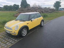 Gelb Gebraucht 2002 Mini Cooper Coupé Coupé | 1.470 €
