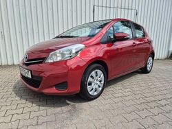 Rot Gebraucht 2012 Toyota Yaris Life Limousine | 7.499 € (Fairer Preis)