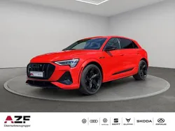 Rot Gebraucht 2022 Audi e-tron Ambiente SUV | 46.890 € (Guter Preis)