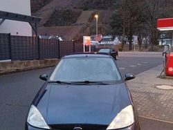 Blau Gebraucht 2001 Ford Focus Limousine | 1.000 € (Fairer Preis)