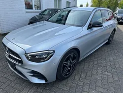 Hightechsilber Gebraucht 2021 Mercedes E220 AMG line Kombi | 31.850 € (Fairer Preis)