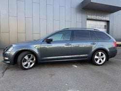 Grau Gebraucht 2020 Skoda Octavia Tour Kombi | 11.300 € (Fairer Preis)