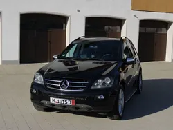 Schwarz Gebraucht 2008 Mercedes ML320 Edition 1 SUV | 9.950 € (Teuer)